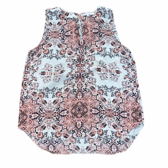 Violet & Claire Tops - Violet + Claire Tank Top size Large